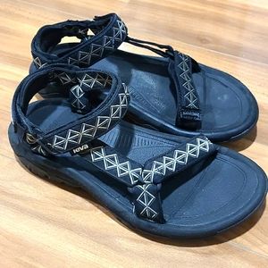 Teva black hiking sandals size 8